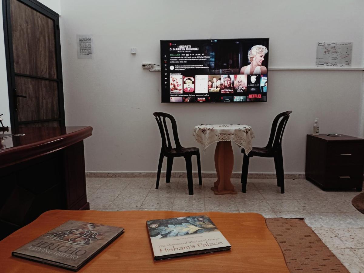 Bnb La Luna Entire Apartment Jericho Exterior photo